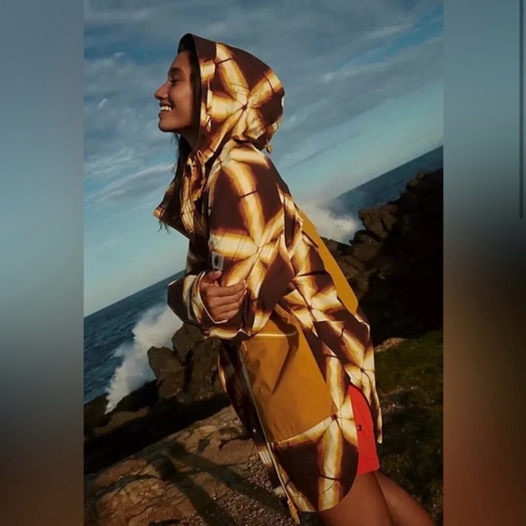 NWT FP Movement Singin' In The Rain Packable Jacket in Golden Shibori Small $198 - Picture 2 of 10